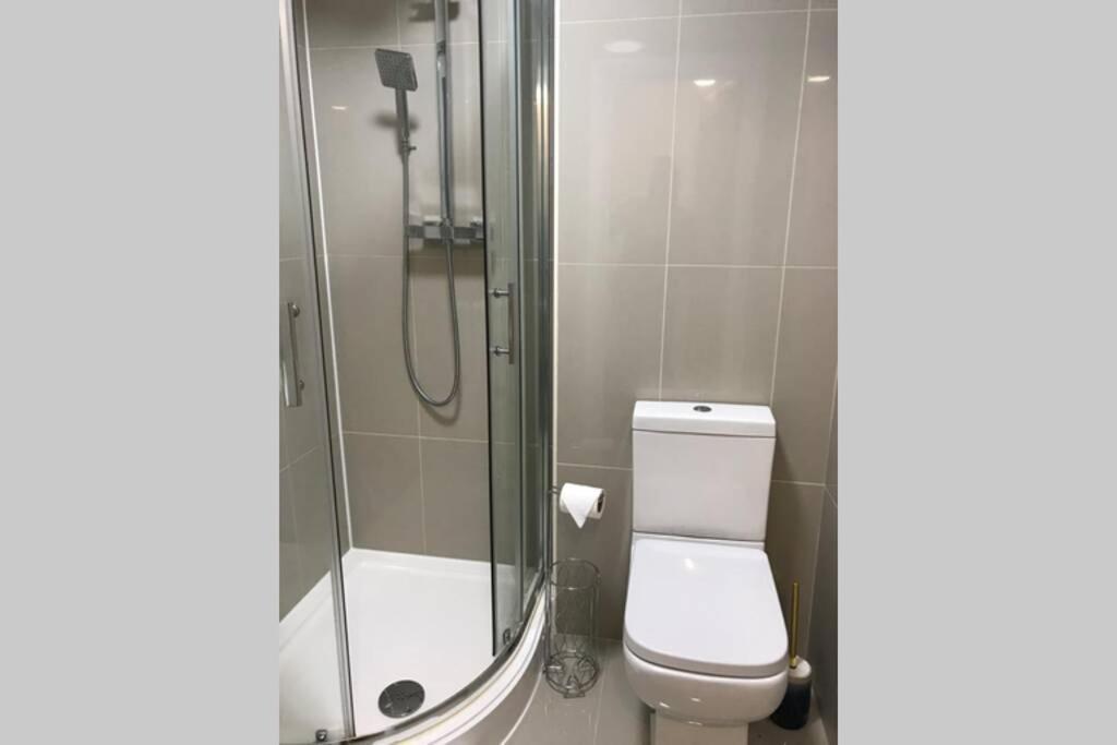 Marie'S Serviced Apartments- 2 Bedroom City Stay Bedford Zewnętrze zdjęcie